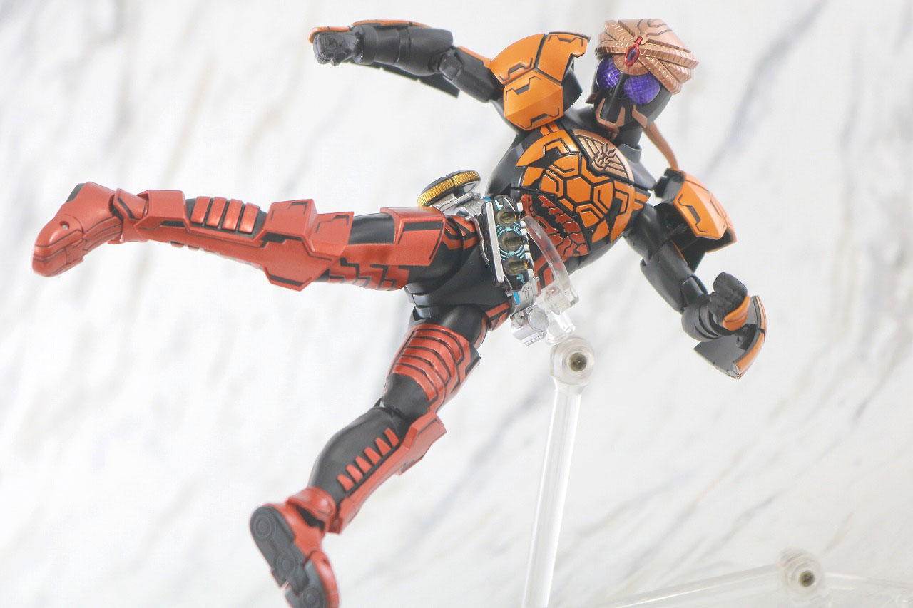 S.H.フィギュアーツ　仮面ライダーオーズ　ブラカワニコンボ　真骨彫製法　レビュー　アクション