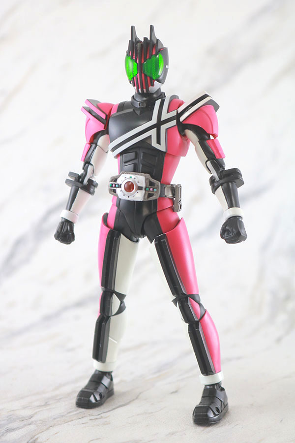 S.H.フィギュアーツ　仮面ライダーディケイド　真骨彫製法　50th Anniversary Ver.　レビュー　本体