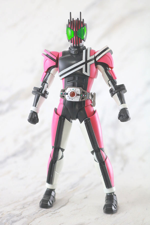 S.H.フィギュアーツ　仮面ライダーディケイド　真骨彫製法　50th Anniversary Ver.　レビュー　本体