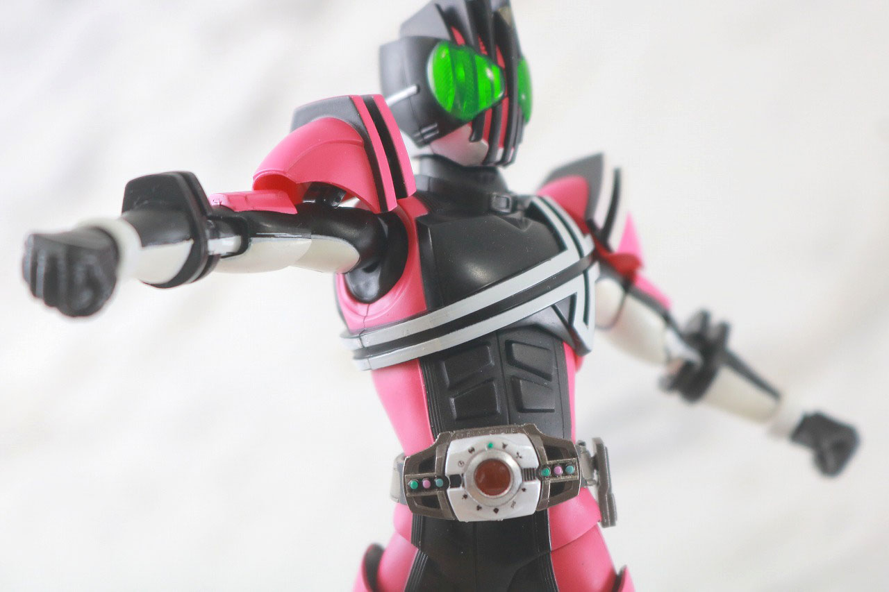 S.H.フィギュアーツ　仮面ライダーディケイド　真骨彫製法　50th Anniversary Ver.　レビュー　可動範囲