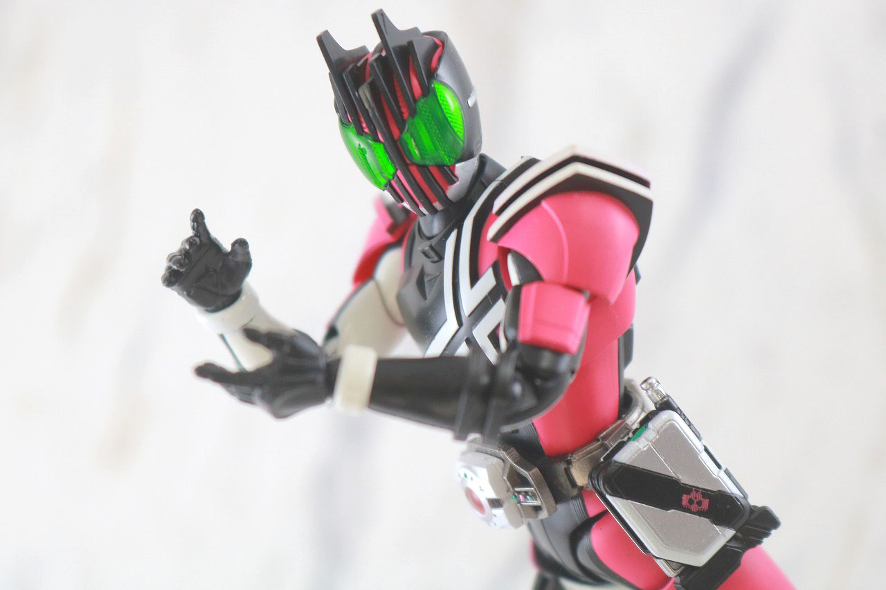 S.H.フィギュアーツ　仮面ライダーディケイド　真骨彫製法　50th Anniversary Ver.　レビュー　アクション