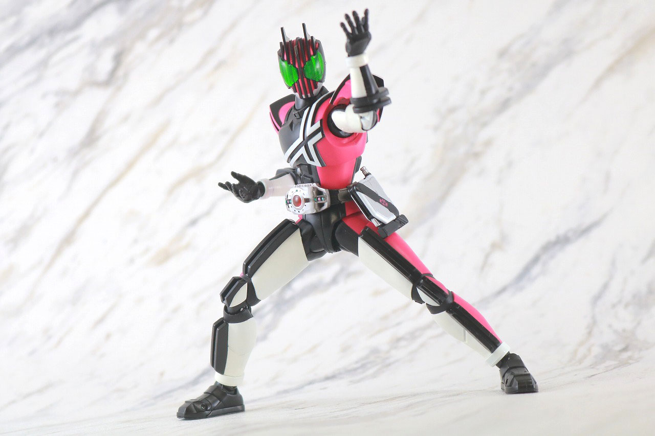 S.H.フィギュアーツ　仮面ライダーディケイド　真骨彫製法　50th Anniversary Ver.　レビュー　アクション