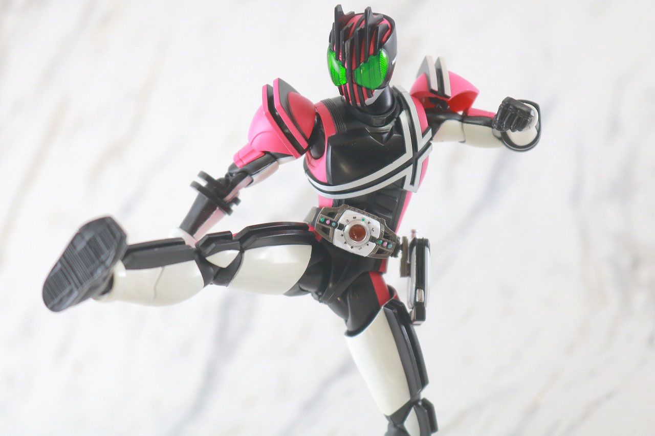 S.H.フィギュアーツ　仮面ライダーディケイド　真骨彫製法　50th Anniversary Ver.　レビュー　アクション