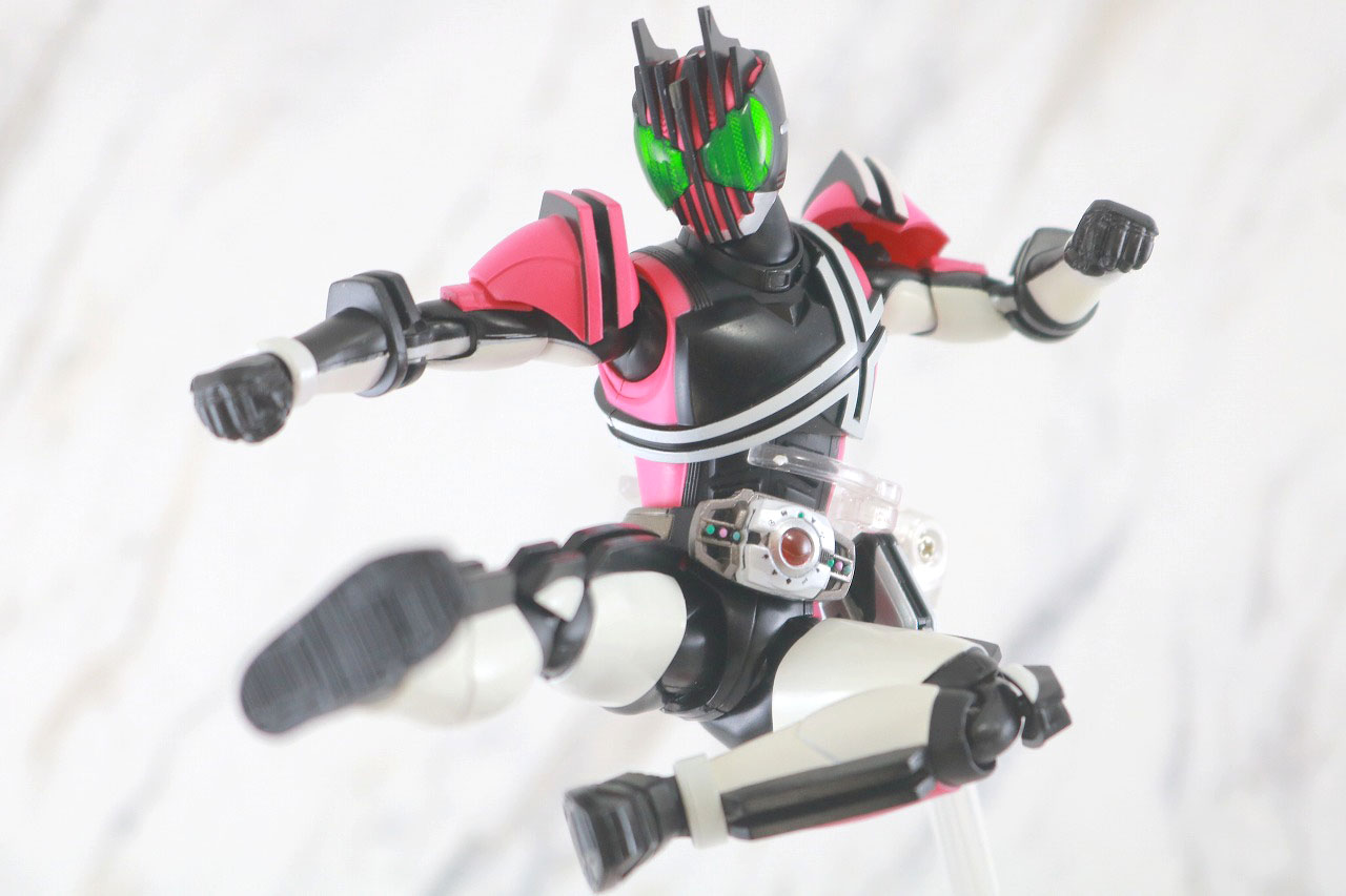 S.H.フィギュアーツ　仮面ライダーディケイド　真骨彫製法　50th Anniversary Ver.　レビュー　アクション