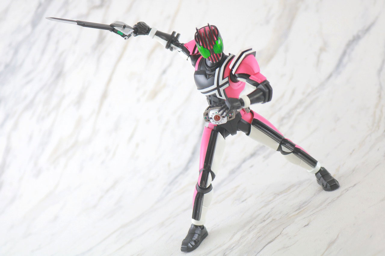 S.H.フィギュアーツ　仮面ライダーディケイド　真骨彫製法　50th Anniversary Ver.　レビュー　アクション