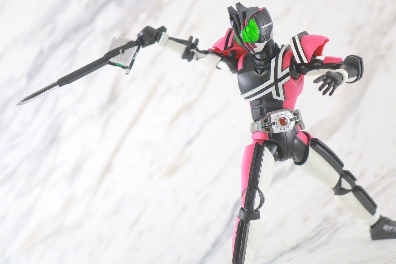 S.H.フィギュアーツ　仮面ライダーディケイド　真骨彫製法　50th Anniversary Ver.　レビュー　アクション