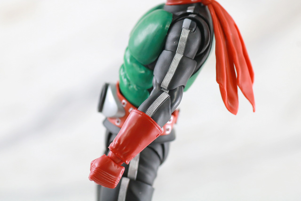 S.H.フィギュアーツ　仮面ライダー新2号　真骨彫製法　50th Anniversary Ver.　レビュー　本体