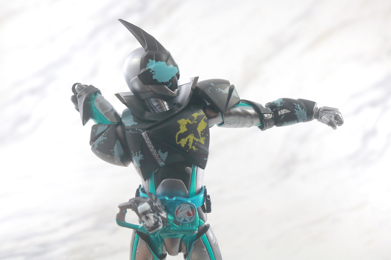 S.H.フィギュアーツ　仮面ライダーエビル バットゲノム／ジャッカルゲノム　レビュー　可動範囲