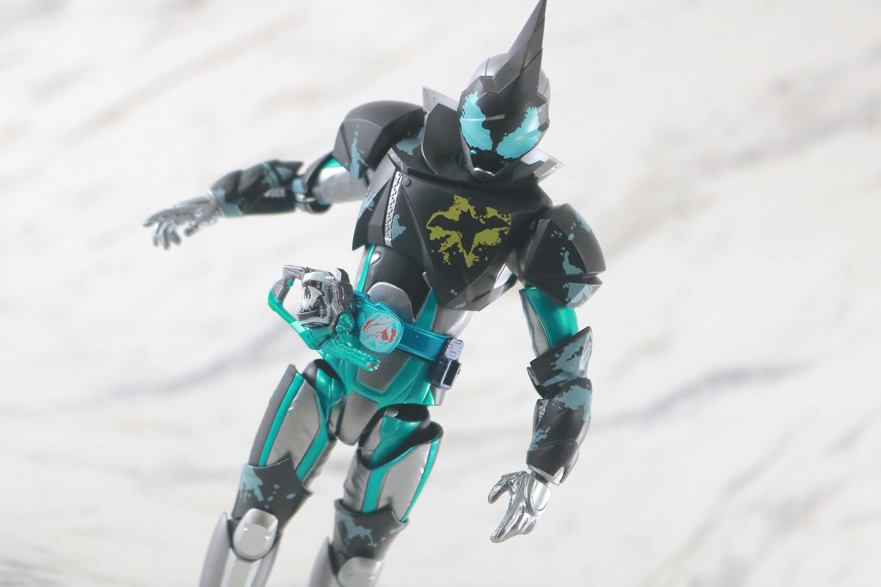 S.H.フィギュアーツ　仮面ライダーエビル バットゲノム　レビュー　アクション