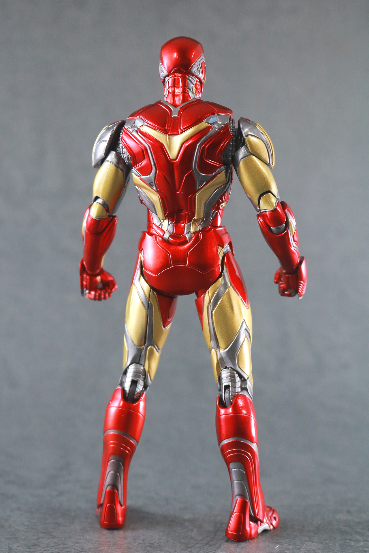 MAFEX　マフェックス　アイアンマン　マーク85　アベンジャーズ　エンドゲーム　レビュー　本体