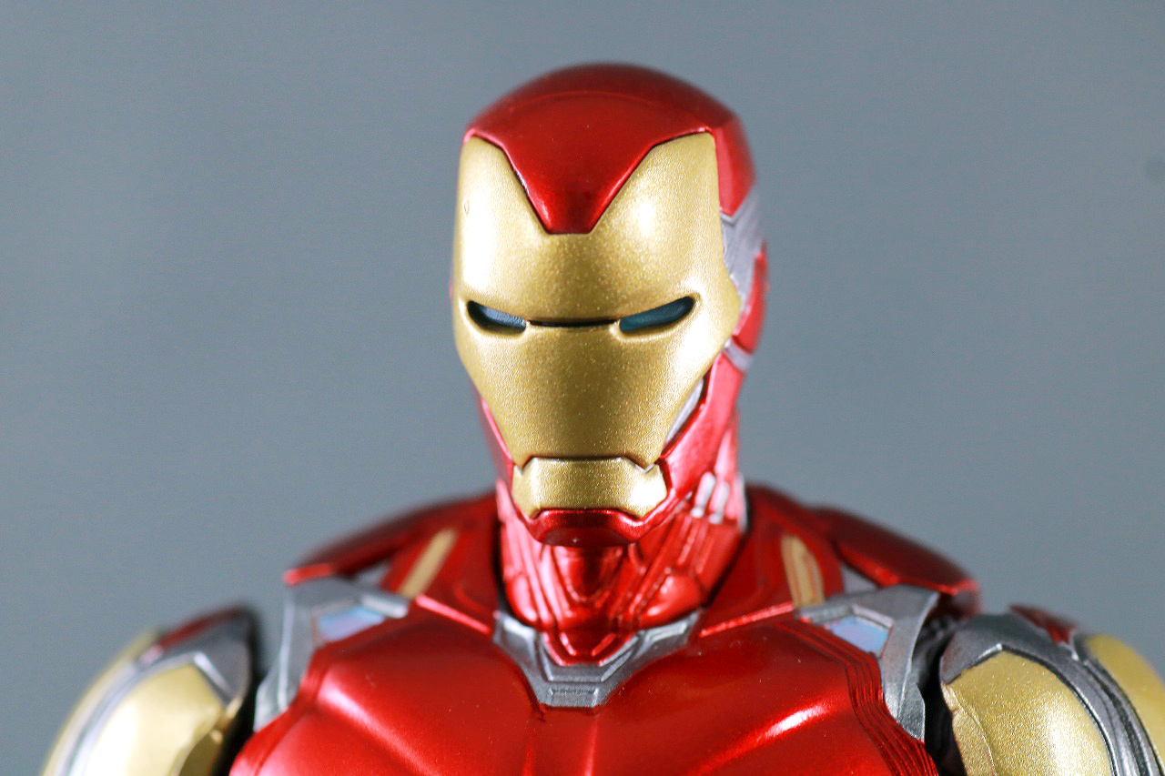 MAFEX　マフェックス　アイアンマン　マーク85　アベンジャーズ　エンドゲーム　レビュー　本体