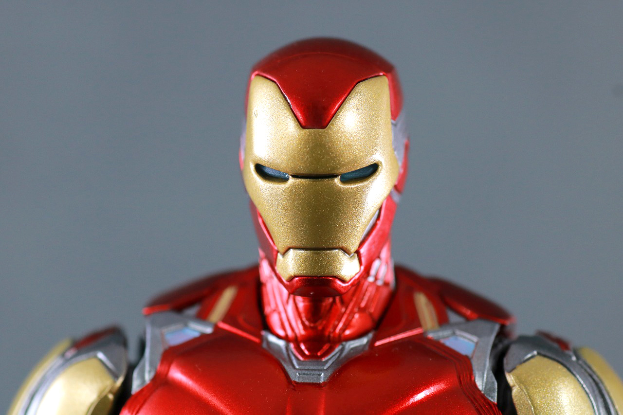 MAFEX　マフェックス　アイアンマン　マーク85　アベンジャーズ　エンドゲーム　レビュー　本体