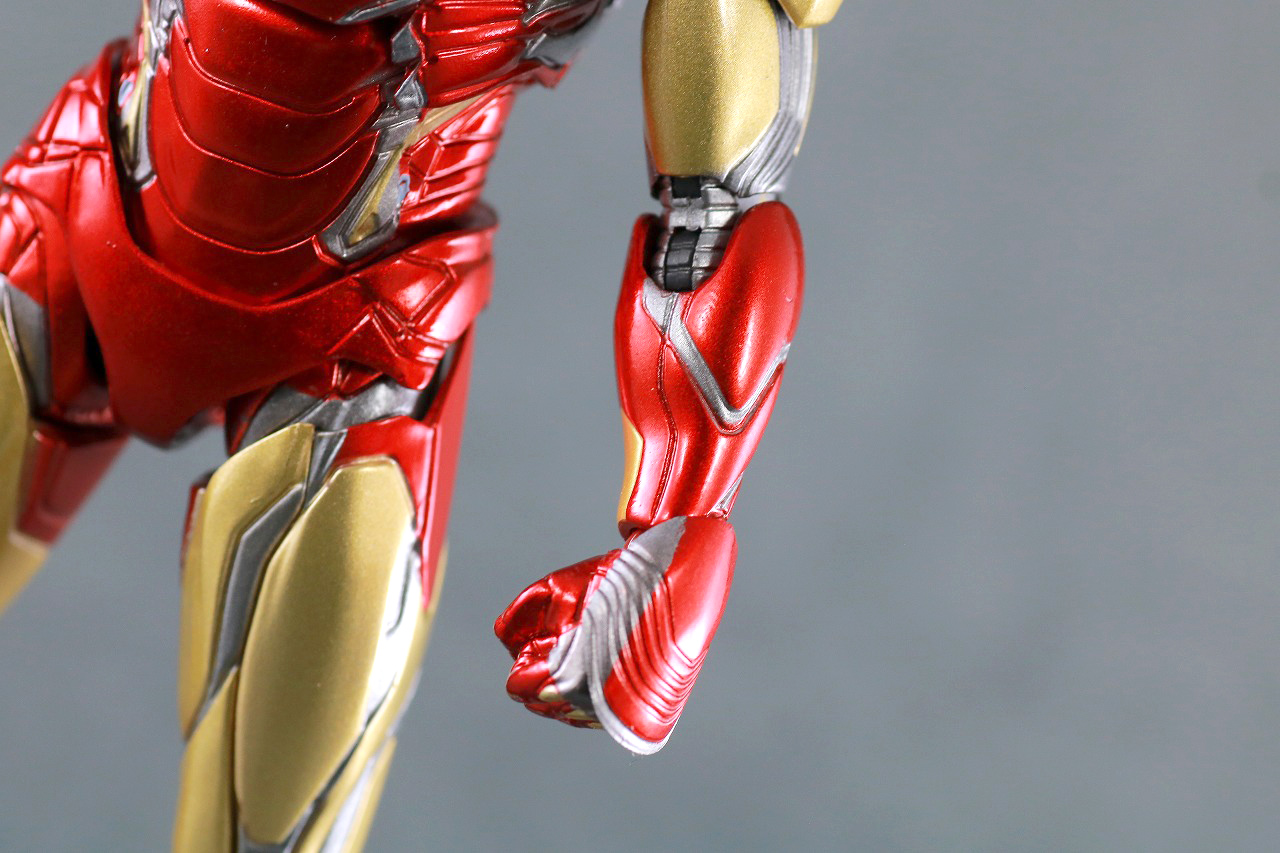 MAFEX　マフェックス　アイアンマン　マーク85　アベンジャーズ　エンドゲーム　レビュー　本体