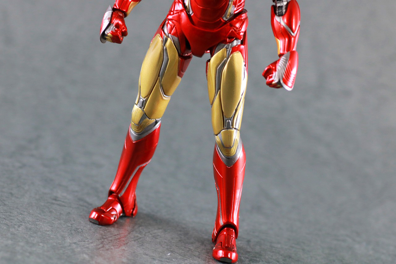 MAFEX　マフェックス　アイアンマン　マーク85　アベンジャーズ　エンドゲーム　レビュー　本体