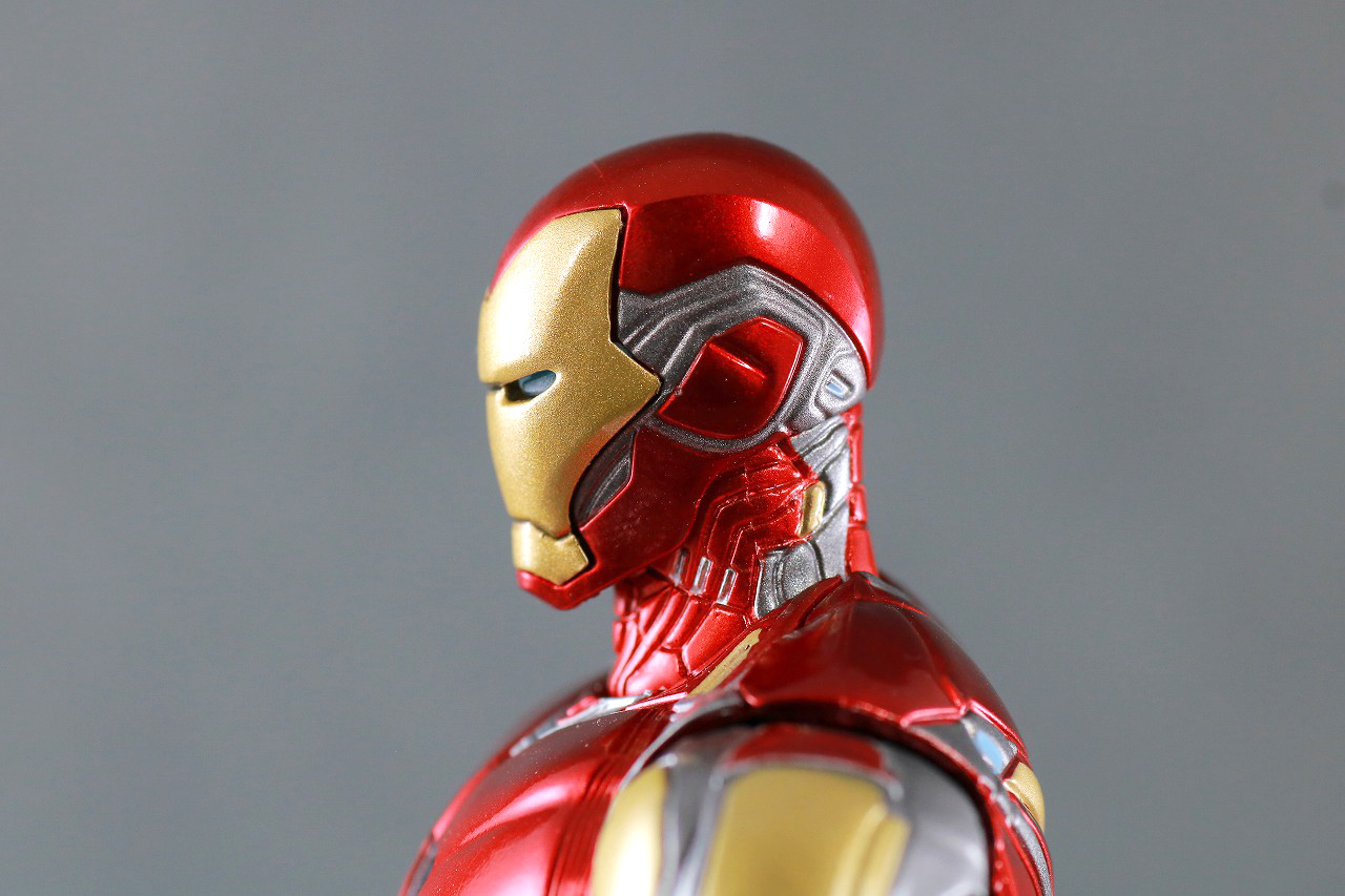 MAFEX　マフェックス　アイアンマン　マーク85　アベンジャーズ　エンドゲーム　レビュー　本体