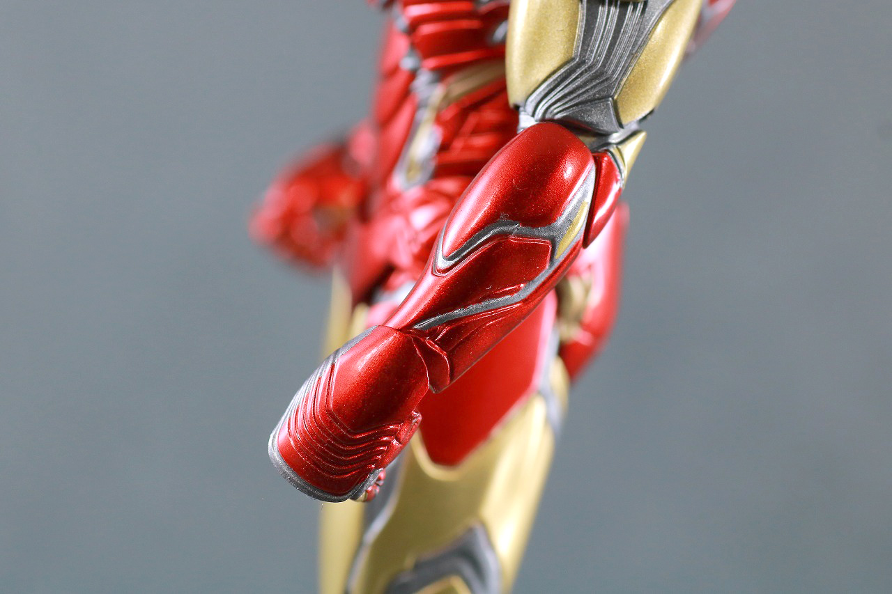 MAFEX　マフェックス　アイアンマン　マーク85　アベンジャーズ　エンドゲーム　レビュー　本体