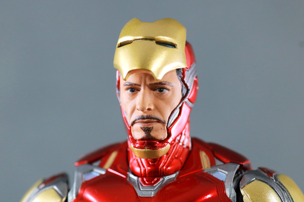 MAFEX　マフェックス　アイアンマン　マーク85　アベンジャーズ　エンドゲーム　レビュー　付属品　トニースターク　マスクオープンヘッド