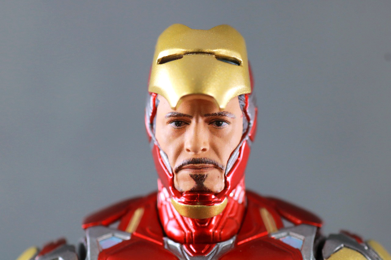 MAFEX　マフェックス　アイアンマン　マーク85　アベンジャーズ　エンドゲーム　レビュー　付属品　トニースターク　マスクオープンヘッド