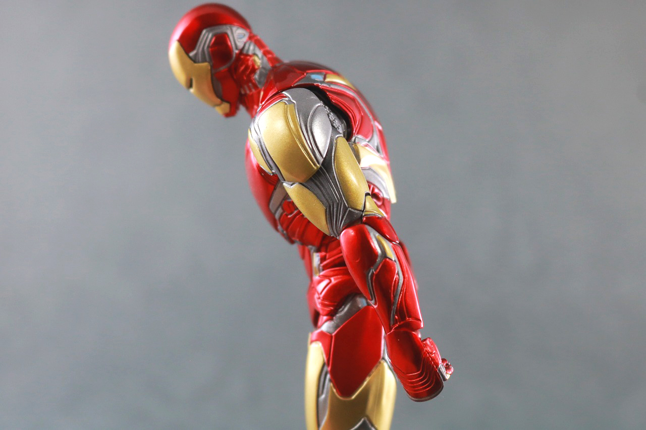 MAFEX　マフェックス　アイアンマン　マーク85　アベンジャーズ　エンドゲーム　レビュー　可動範囲