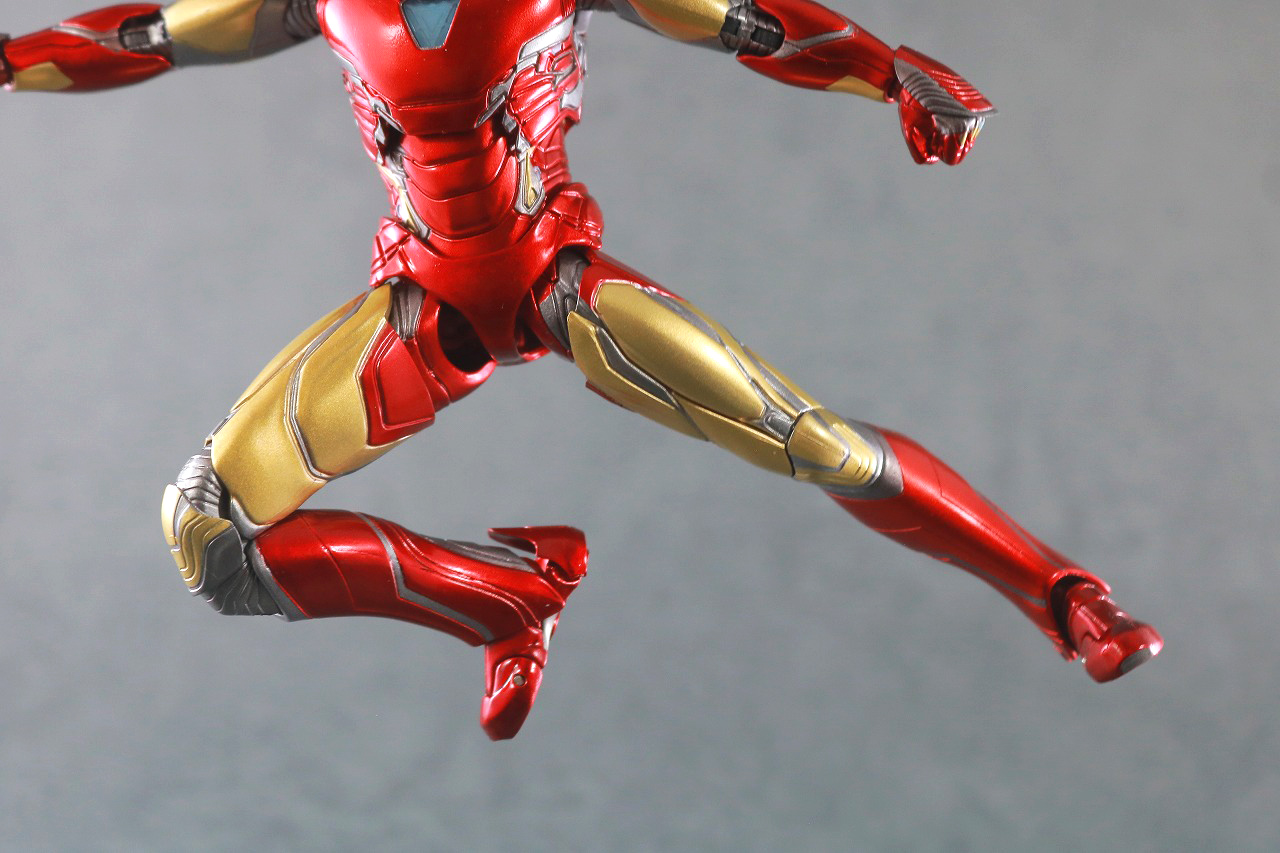 MAFEX　マフェックス　アイアンマン　マーク85　アベンジャーズ　エンドゲーム　レビュー　可動範囲