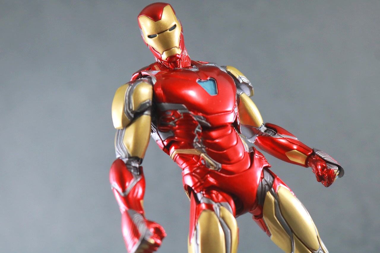 MAFEX　マフェックス　アイアンマン　マーク85　アベンジャーズ　エンドゲーム　レビュー　アクション