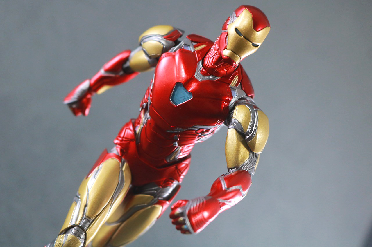 MAFEX　マフェックス　アイアンマン　マーク85　アベンジャーズ　エンドゲーム　レビュー　アクション