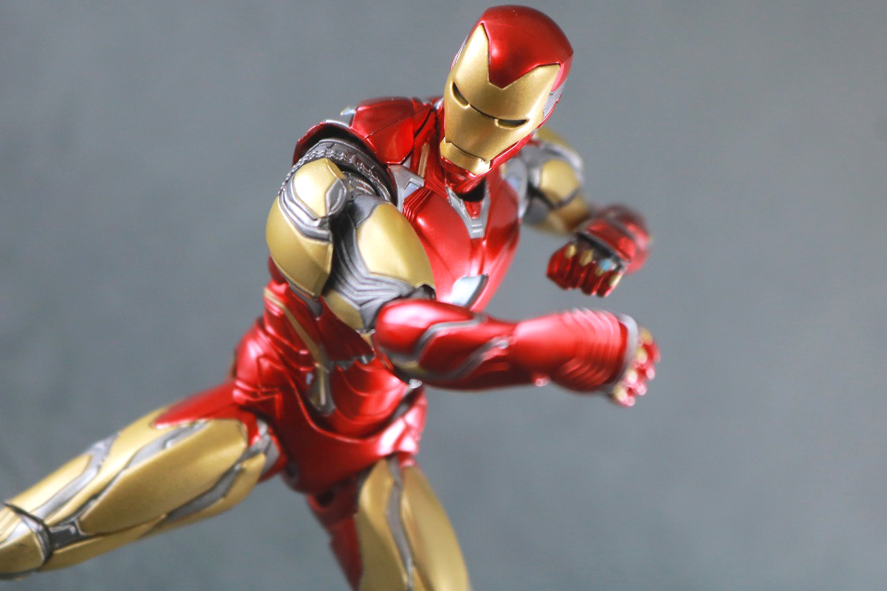 MAFEX　マフェックス　アイアンマン　マーク85　アベンジャーズ　エンドゲーム　レビュー　アクション