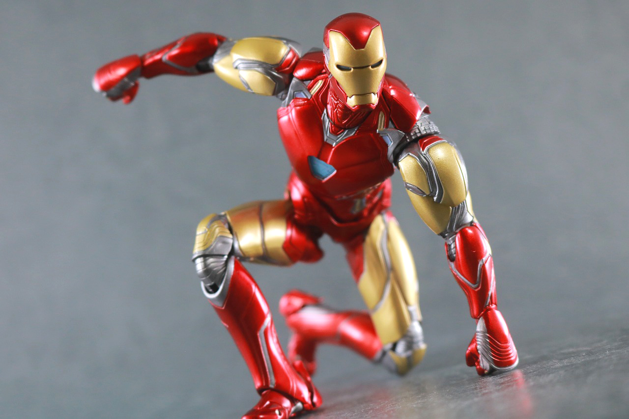 MAFEX　マフェックス　アイアンマン　マーク85　アベンジャーズ　エンドゲーム　レビュー　アクション