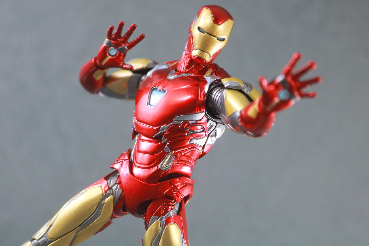 MAFEX　マフェックス　アイアンマン　マーク85　アベンジャーズ　エンドゲーム　レビュー　アクション