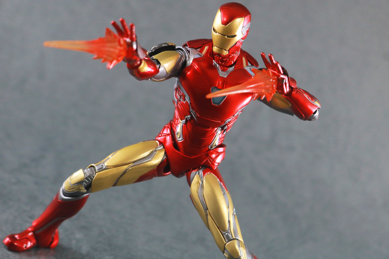 MAFEX　マフェックス　アイアンマン　マーク85　アベンジャーズ　エンドゲーム　レビュー　アクション