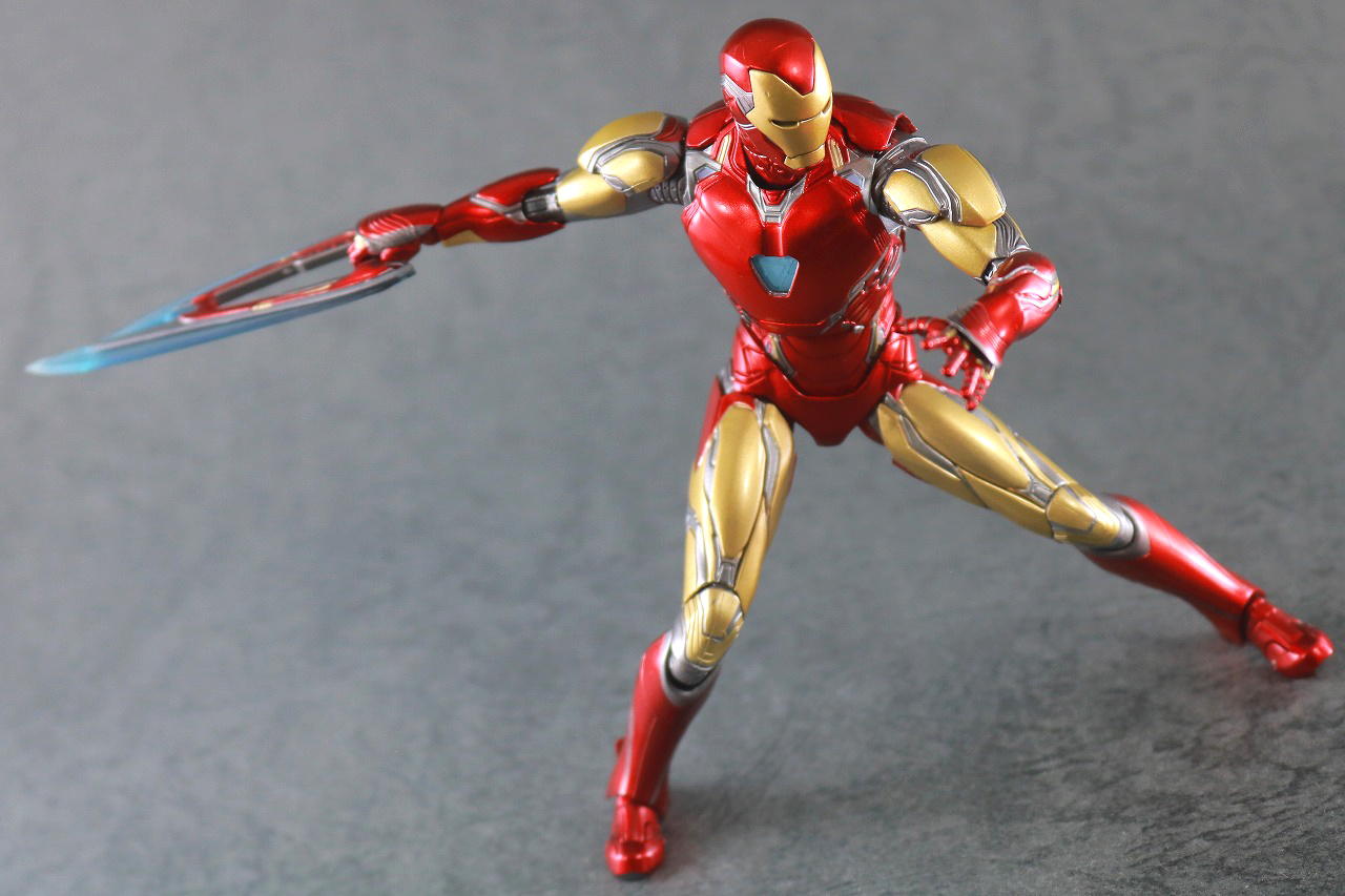 MAFEX　マフェックス　アイアンマン　マーク85　アベンジャーズ　エンドゲーム　レビュー　アクション