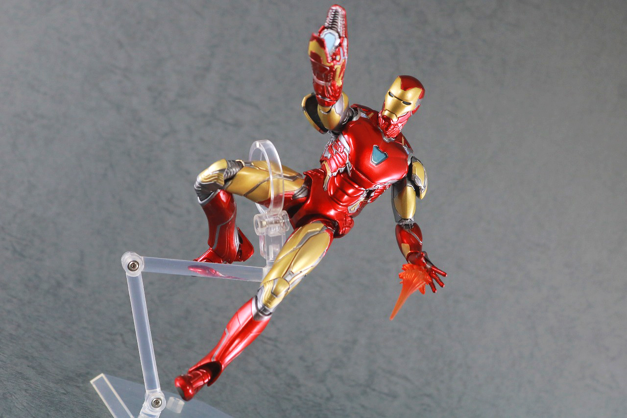 MAFEX　マフェックス　アイアンマン　マーク85　アベンジャーズ　エンドゲーム　レビュー　アクション