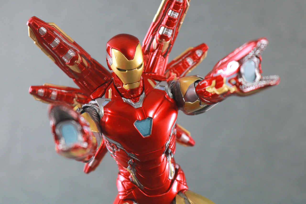 MAFEX　マフェックス　アイアンマン　マーク85　アベンジャーズ　エンドゲーム　レビュー　アクション