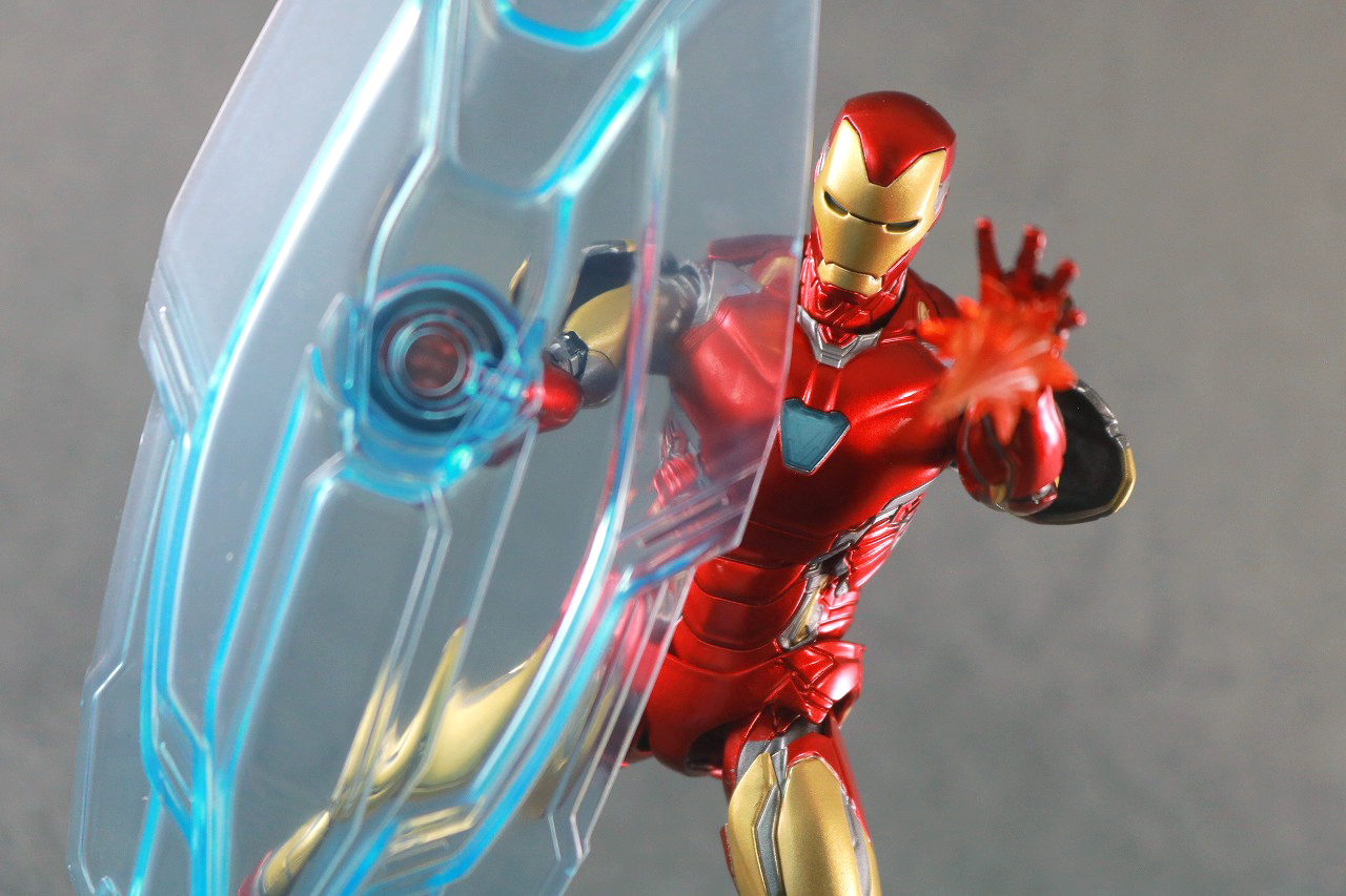 MAFEX　マフェックス　アイアンマン　マーク85　アベンジャーズ　エンドゲーム　レビュー　アクション