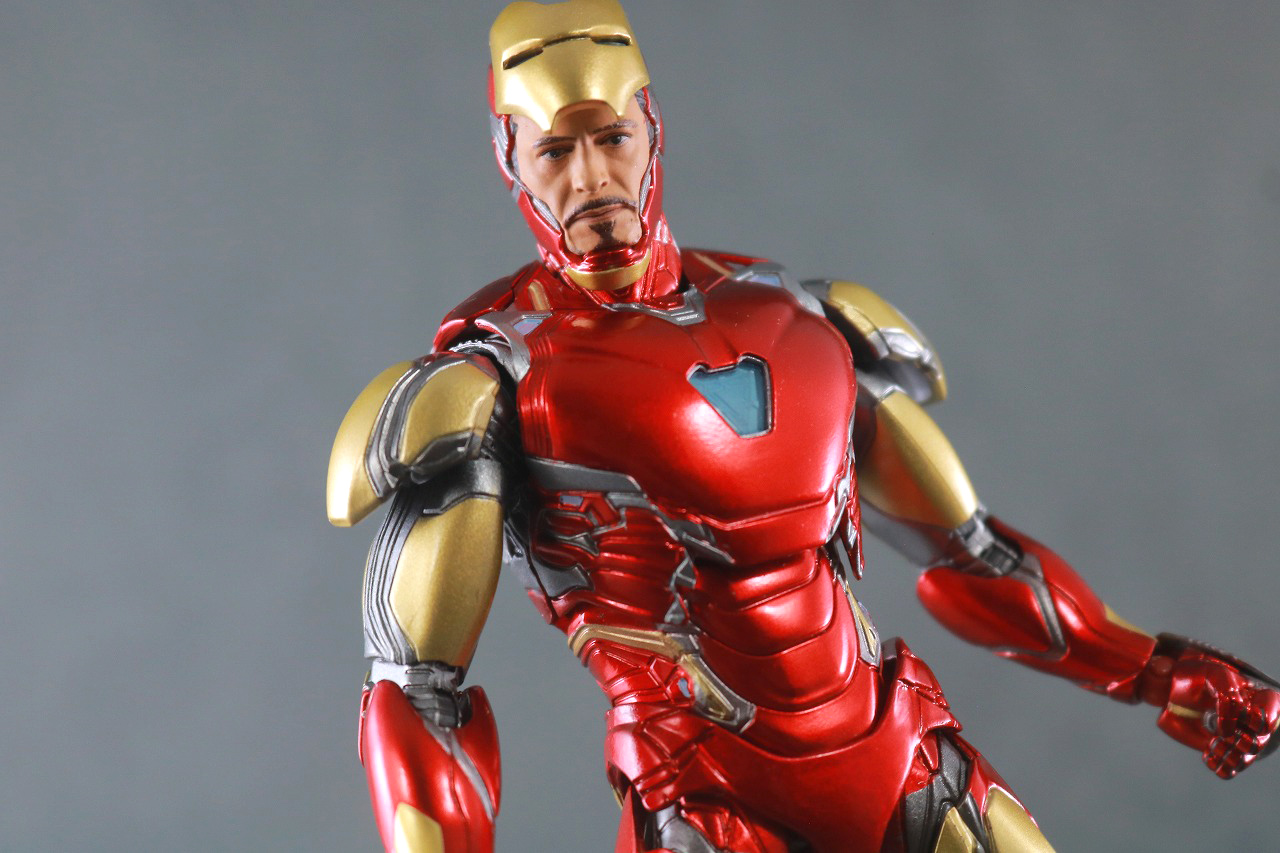 MAFEX　マフェックス　アイアンマン　マーク85　アベンジャーズ　エンドゲーム　レビュー　アクション