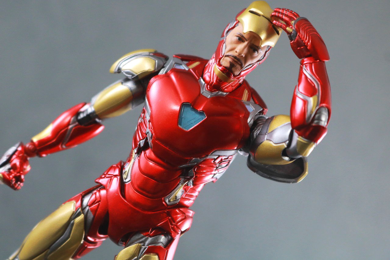 MAFEX　マフェックス　アイアンマン　マーク85　アベンジャーズ　エンドゲーム　レビュー　アクション