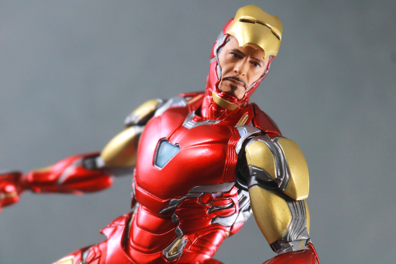 MAFEX　マフェックス　アイアンマン　マーク85　アベンジャーズ　エンドゲーム　レビュー　アクション