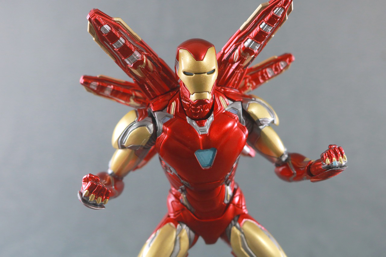 MAFEX　マフェックス　アイアンマン　マーク85　アベンジャーズ　エンドゲーム　レビュー　アクション