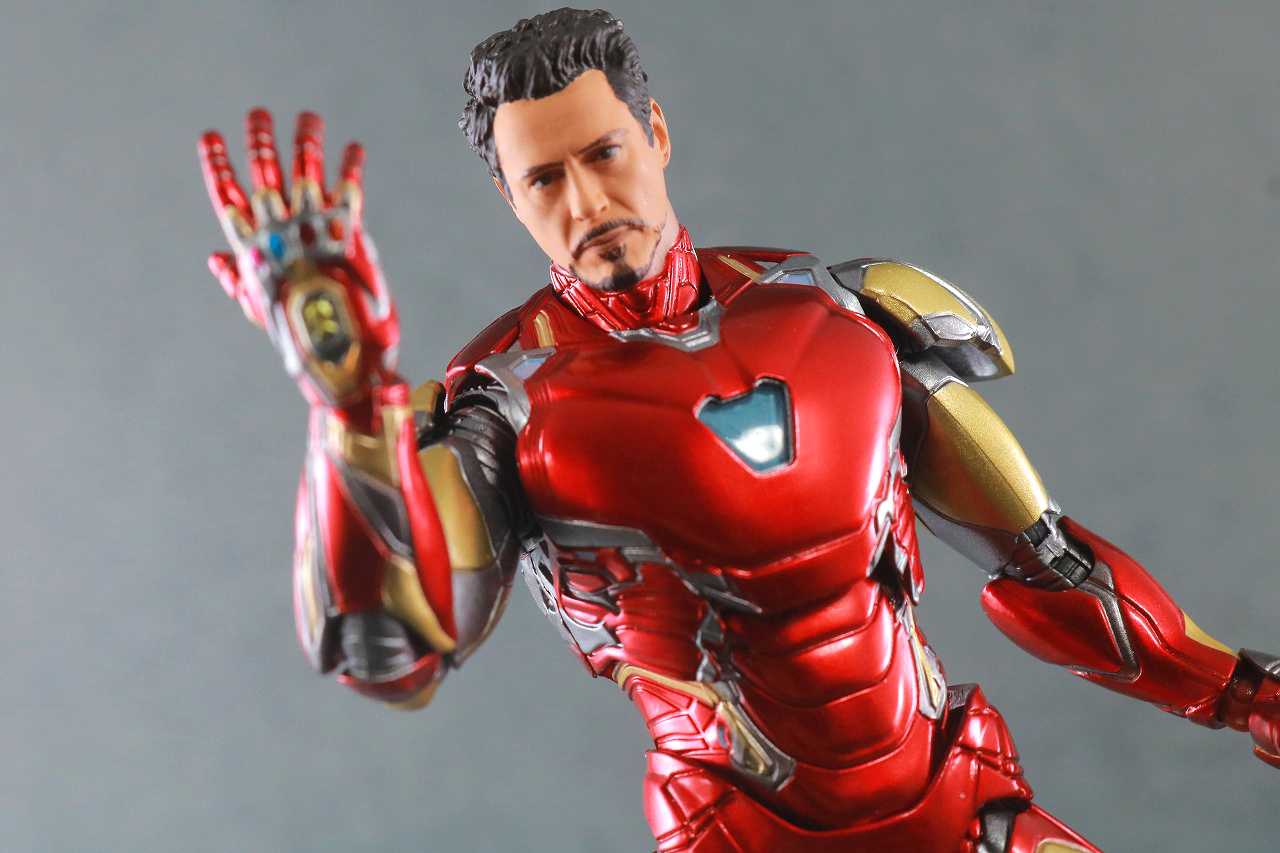 MAFEX　マフェックス　アイアンマン　マーク85　アベンジャーズ　エンドゲーム　レビュー　アクション