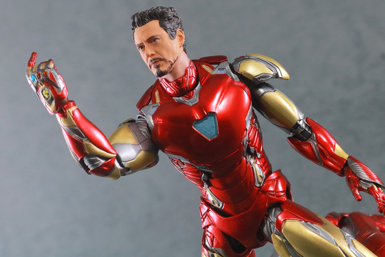 MAFEX　マフェックス　アイアンマン　マーク85　アベンジャーズ　エンドゲーム　レビュー　アクション