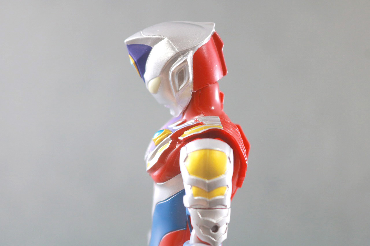 ウルトラアクションフィギュア　ウルトラマンデッカー　フラッシュタイプ　レビュー　可動範囲