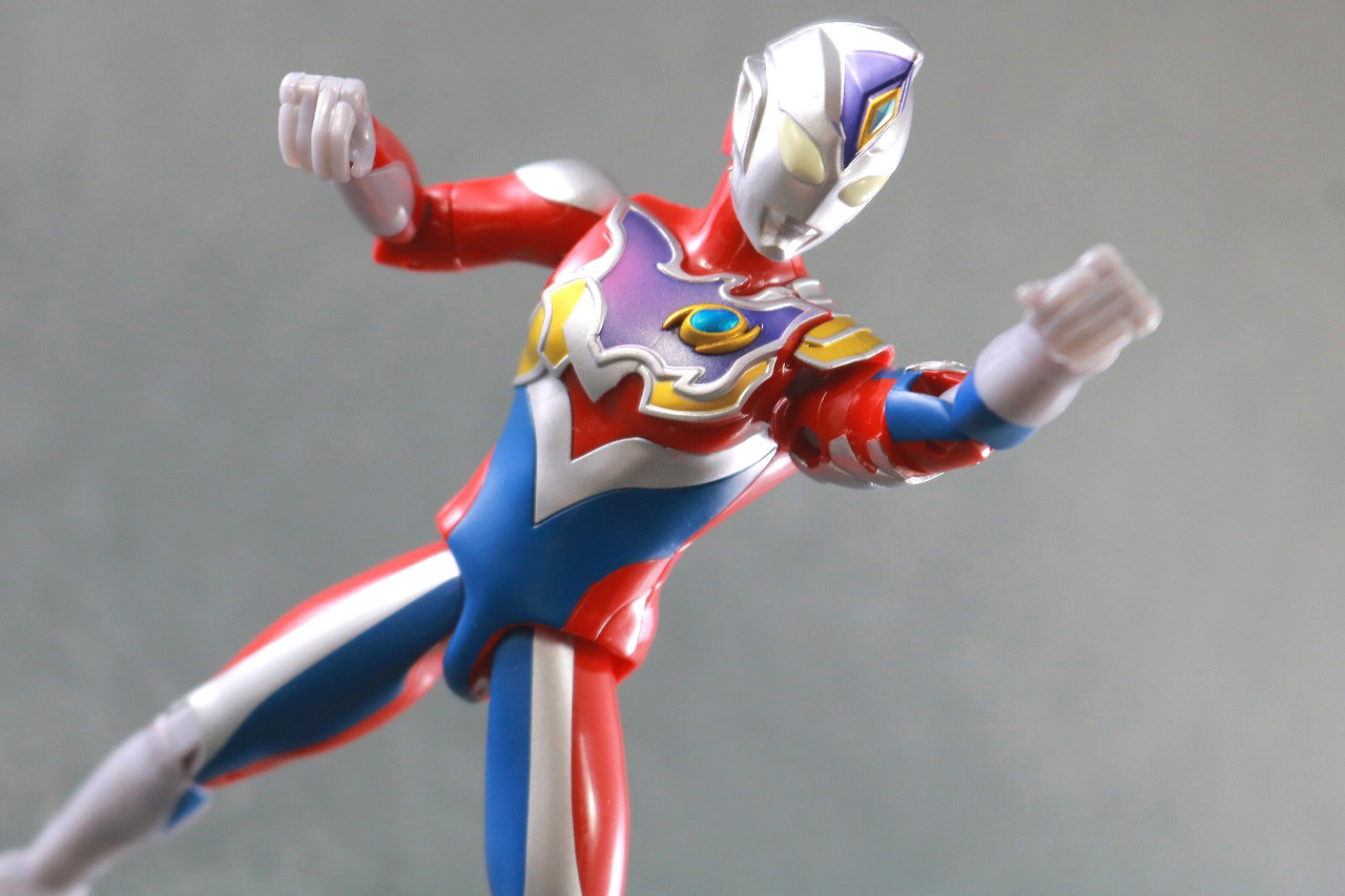 ウルトラアクションフィギュア　ウルトラマンデッカー　フラッシュタイプ　レビュー　アクション