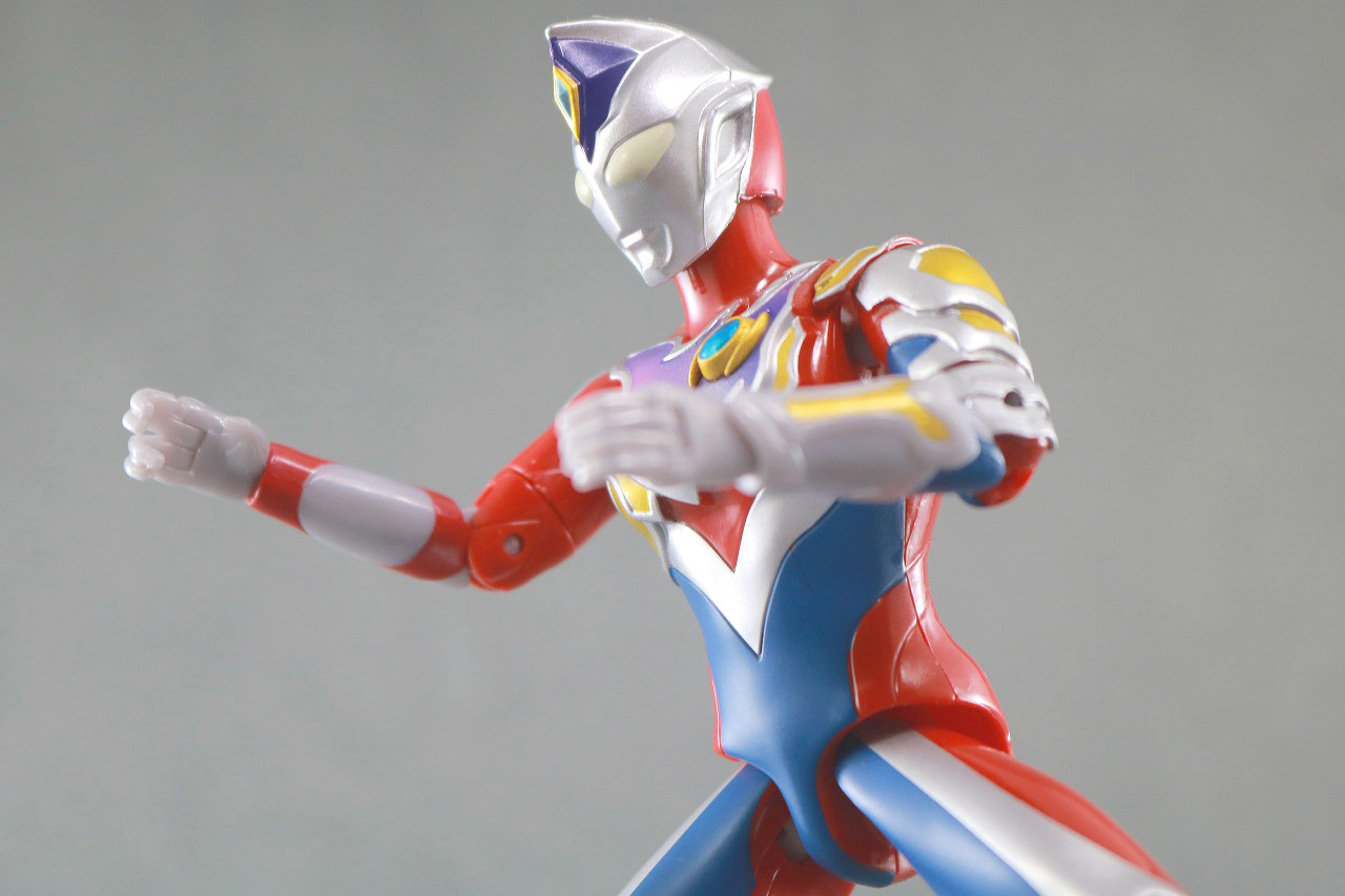 ウルトラアクションフィギュア　ウルトラマンデッカー　フラッシュタイプ　レビュー　アクション