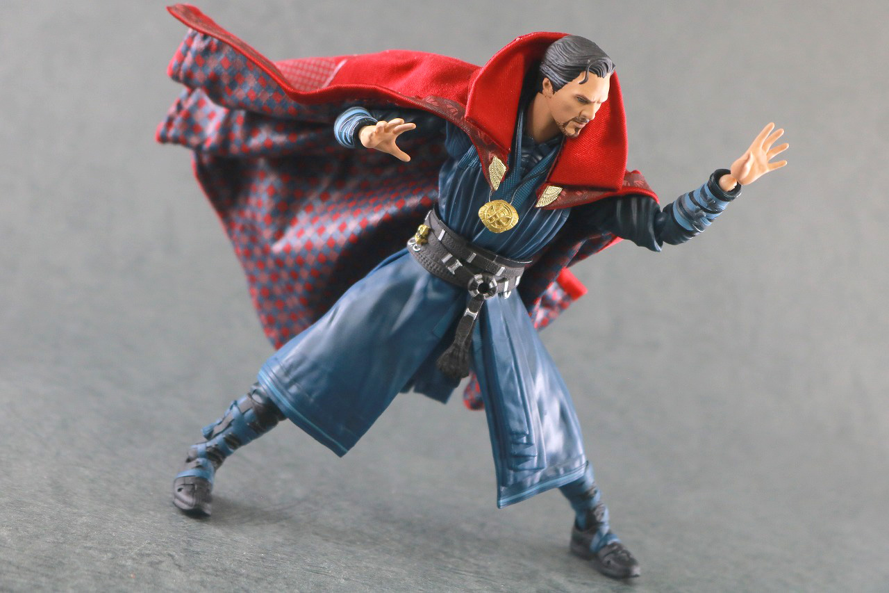 MAFEX　ドクターストレンジ　アベンジャーズ　インフィニティ・ウォー　レビュー　アクション