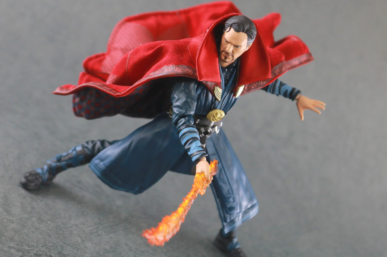 MAFEX　ドクターストレンジ　アベンジャーズ　インフィニティ・ウォー　レビュー　アクション