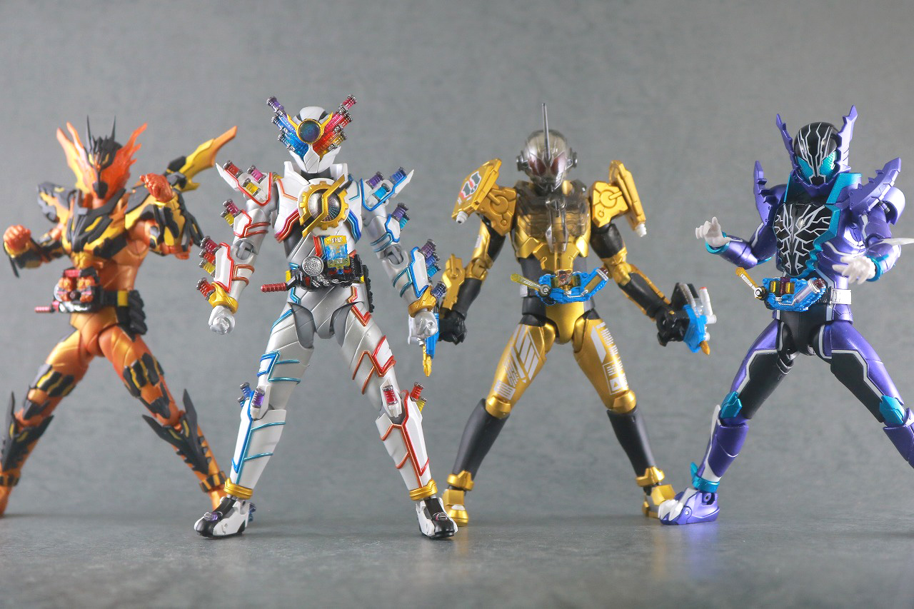 S.H.フィギュアーツ　仮面ライダービルド ジーニアスフォーム　レビュー　アクション　クローズマグマ　グリス　ローグ