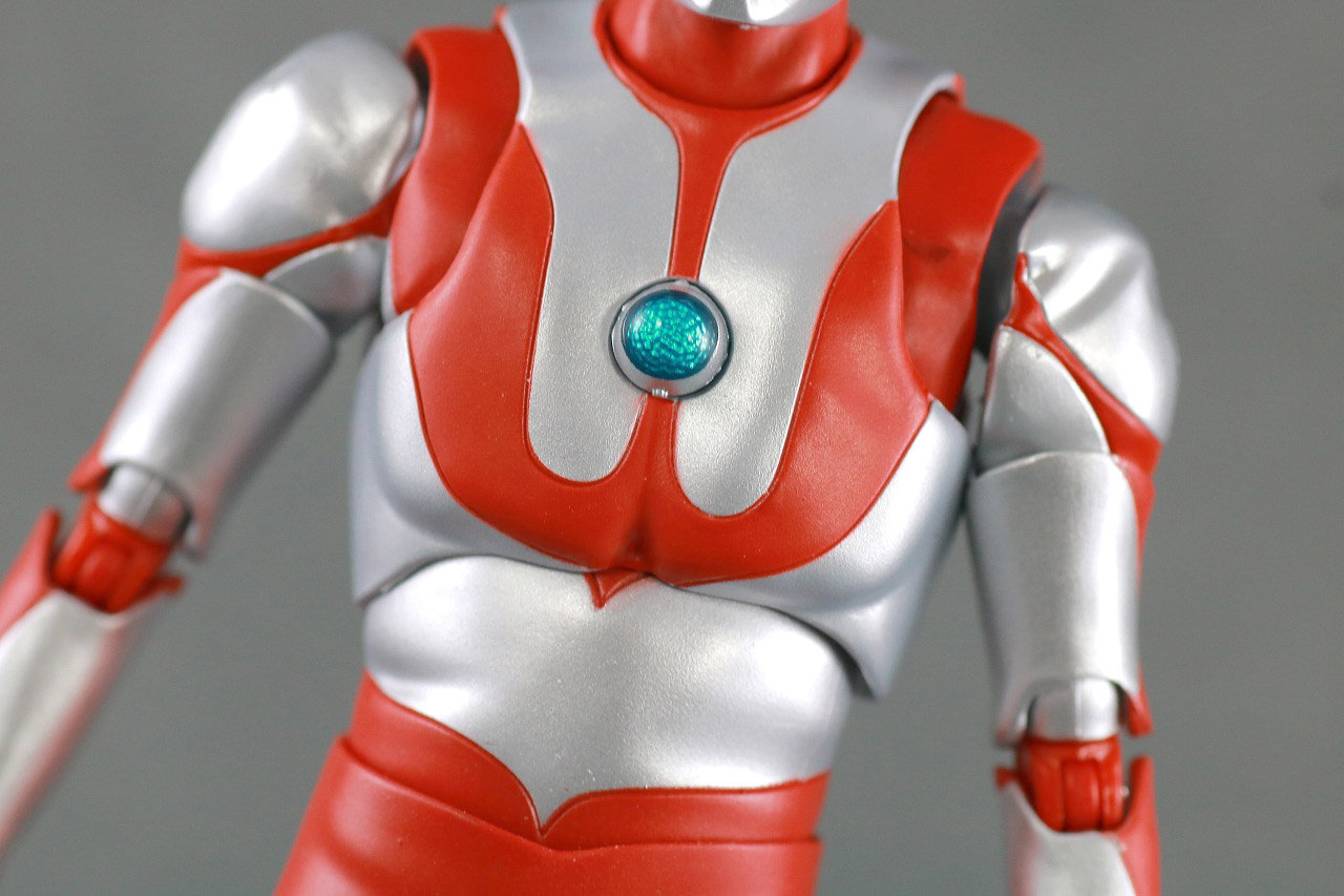 S.H.フィギュアーツ　ウルトラマン　真骨彫製法　レビュー　本体