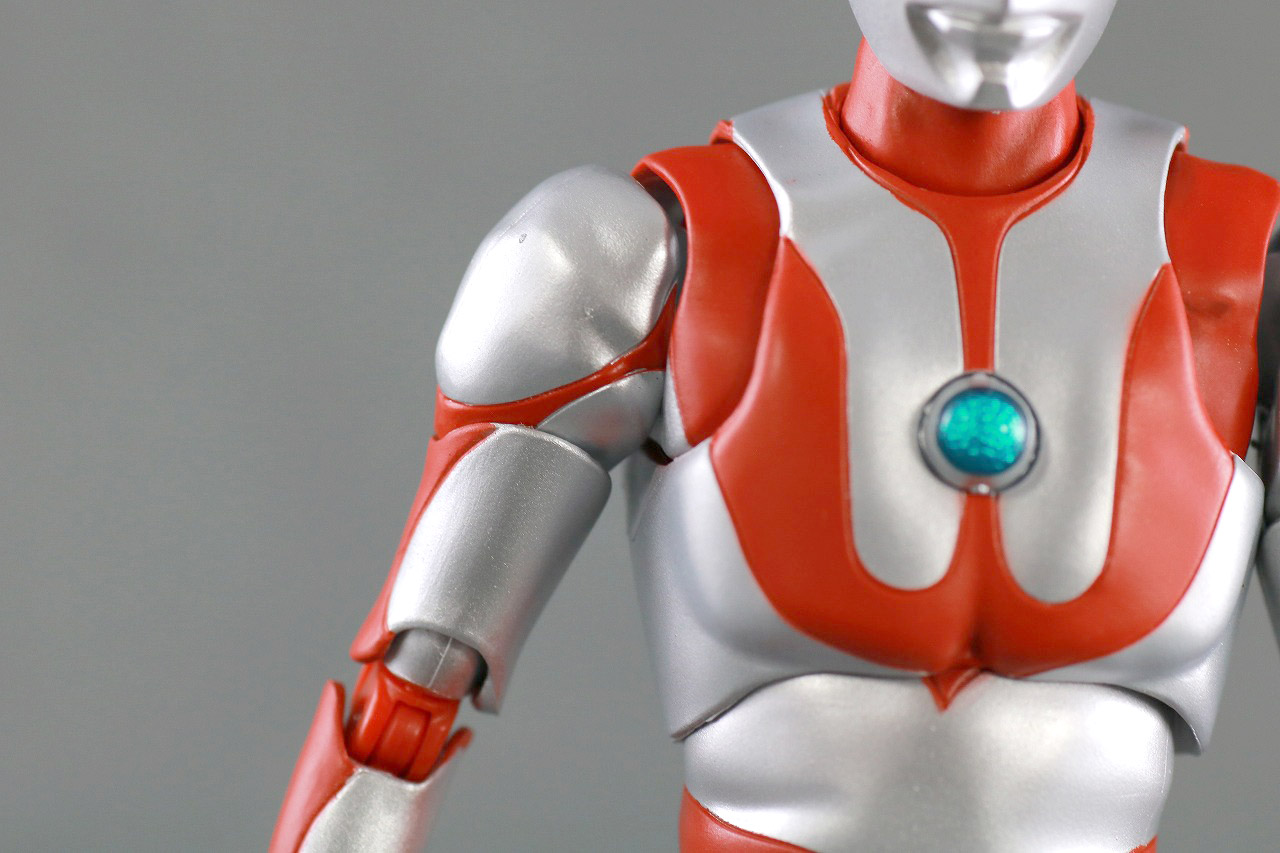 S.H.フィギュアーツ　ウルトラマン　真骨彫製法　レビュー　本体