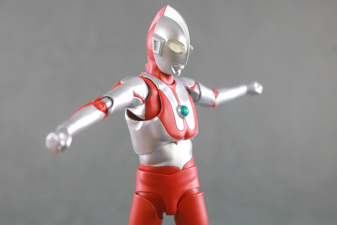 S.H.フィギュアーツ　ウルトラマン　真骨彫製法　レビュー　可動範囲