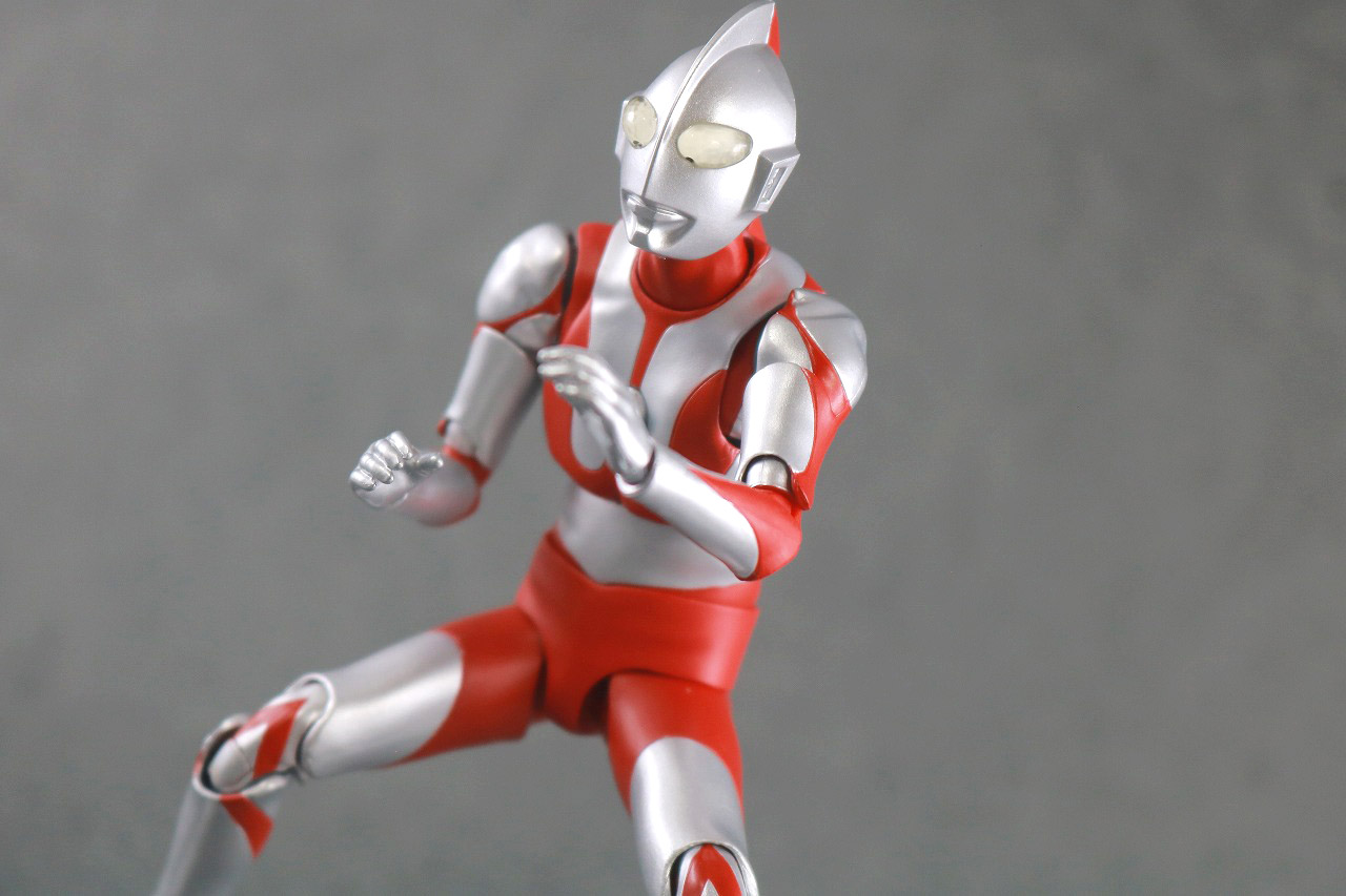 S.H.フィギュアーツ　ウルトラマン　真骨彫製法　レビュー　アクション